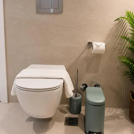 بيت للعطل Anastasia's Luxury With Jacuzzi